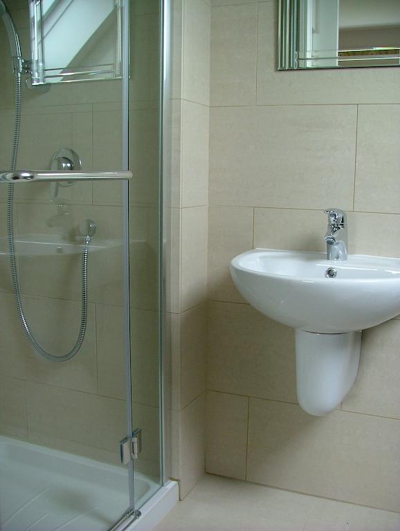 קורשם Mead Lodge B&B חדר תמונה