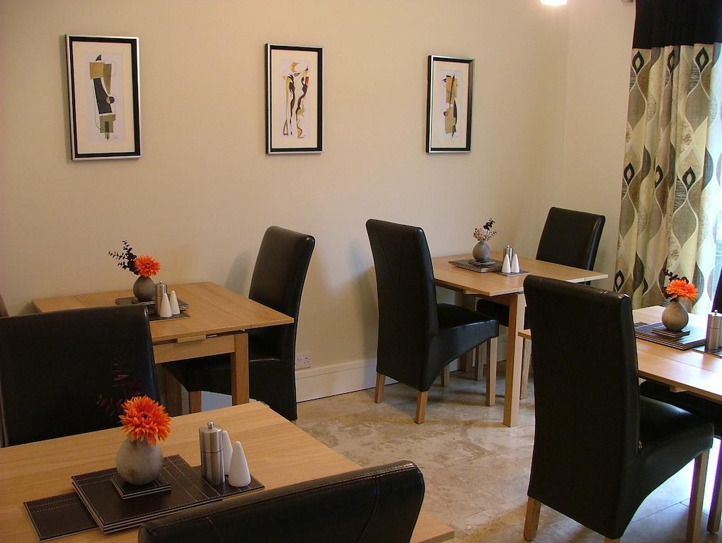 קורשם Mead Lodge B&B מראה חיצוני תמונה